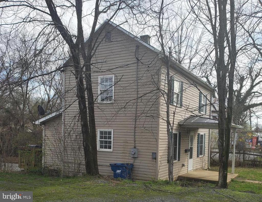 306 N Buckmarsh St, Berryville, VA 22611 House Rental in Berryville