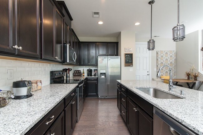 Foto del edificio - 6708 Berewick Commons Pkwy