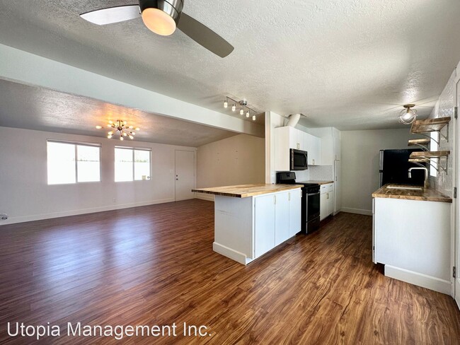 Building Photo - 3 br, 1 bath House - 15873 Cherry Cove