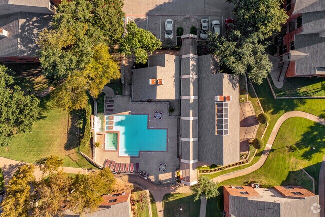 Piscina de natación & Club Room Vista aérea - Sterling Crest