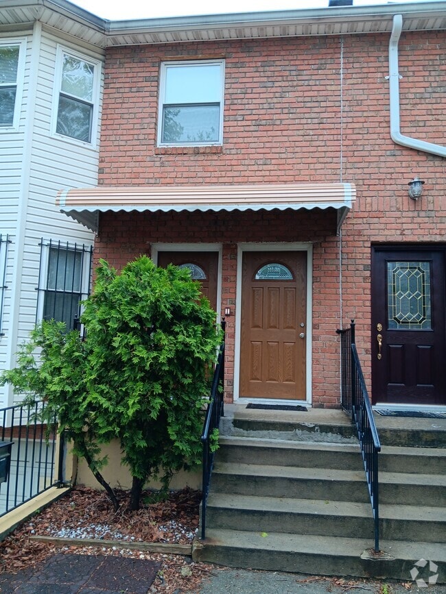 Broadway Junction Apartments for Rent with Utilities Included