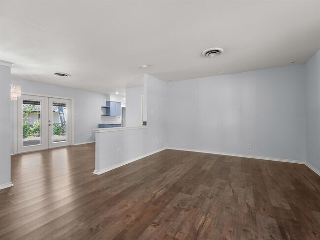 Foto del edificio - 8010 Camden Dr