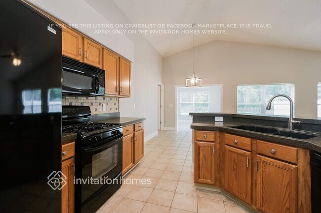 Foto del edificio - 1327 Crimson Clover Ln