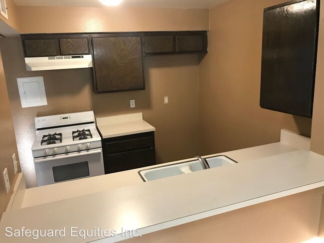 Building Photo - 1 br, 1 bath House - 10637 Lakefront Dr.