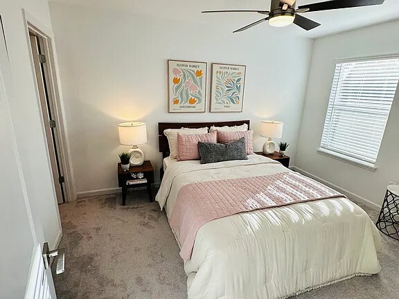 Foto del edificio - 927 Little Fieldstone Court