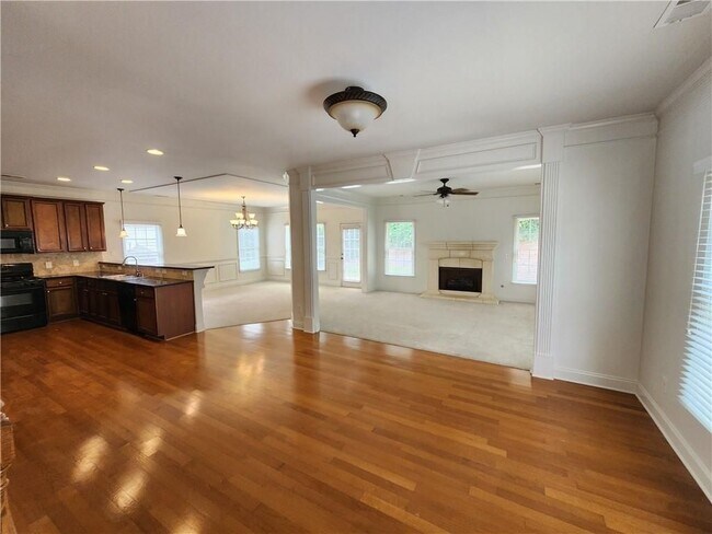 Foto del edificio - 5430 Delmonte Dr