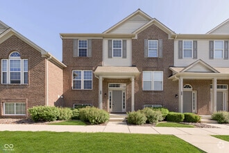 Building Photo - 8333 Clayhurst Dr