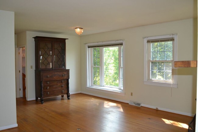 Building Photo - Warrenton Home for Rent