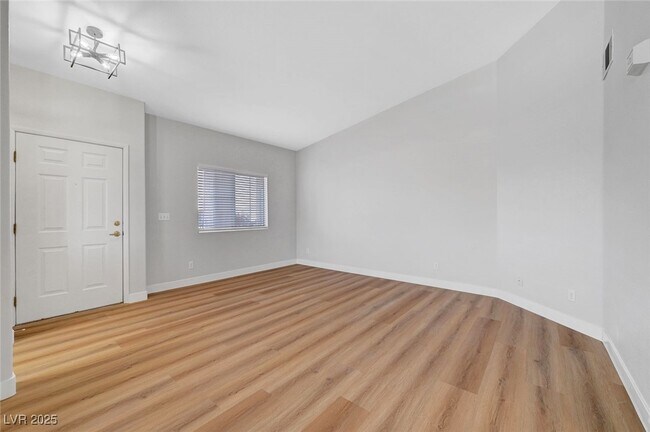 Foto del edificio - 301 Pine Haven St
