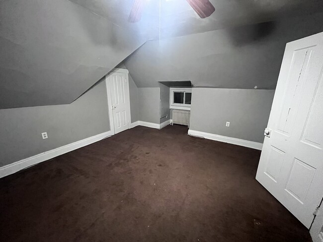 Building Photo - Sunbury Building