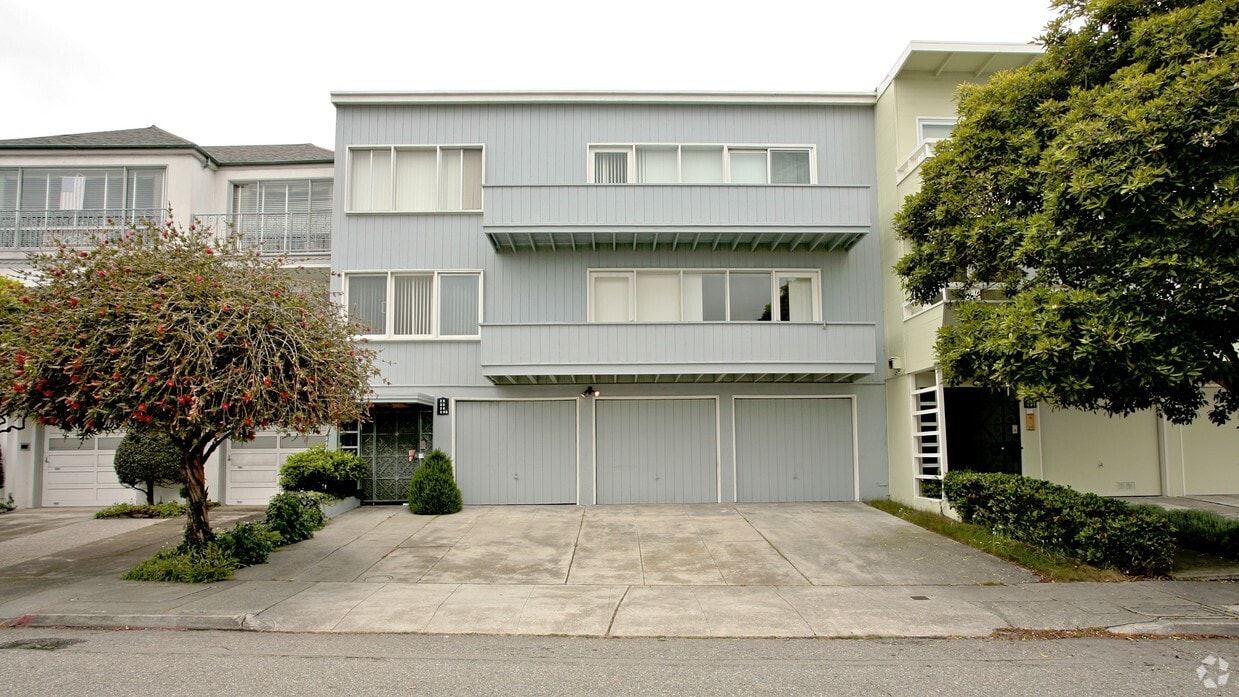 Primary Photo - 22-24 Heather Ave