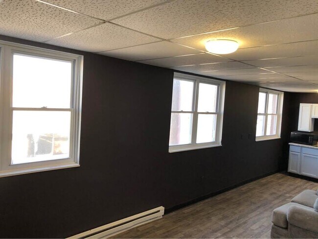 Foto del edificio - 745 W College Ave