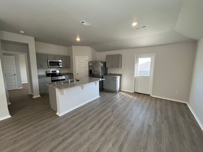 Foto del edificio - Pre-Leasing Now! Discover Modern Living in This 4-Bedroom, 2-Bath Home at Cottages at Clear Creek