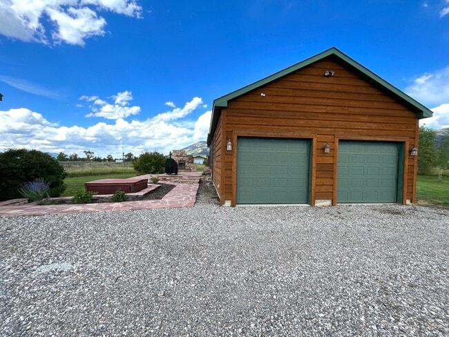 Building Photo - 211 Hoback Dr