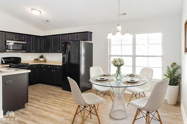 Foto del edificio - 201 Bermuda Lakes Dr