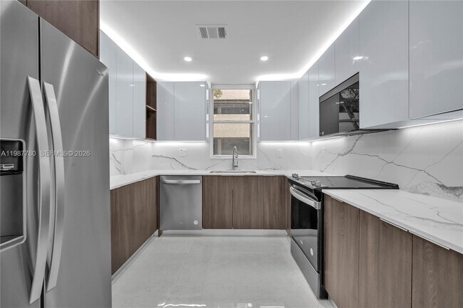 Foto del edificio - 18181 NE 31st Ct