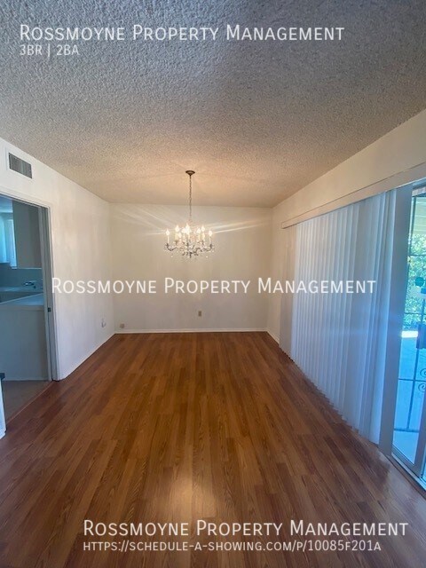 Building Photo - 3 Bedroom Plus Convertible Den/2 Bathroom ...
