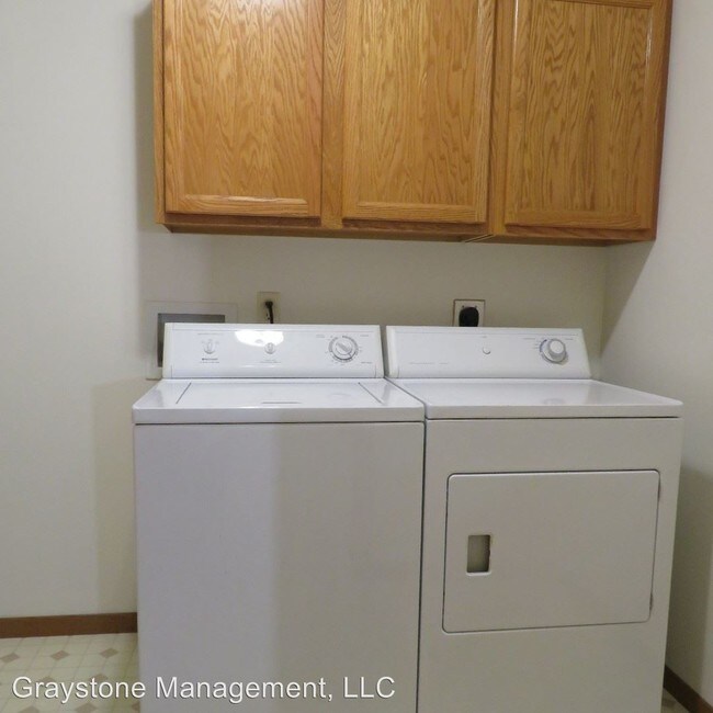 Building Photo - 4550 Hartzell Ln
