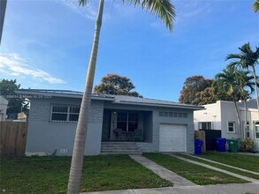 Building Photo - 1430 SW 14th St