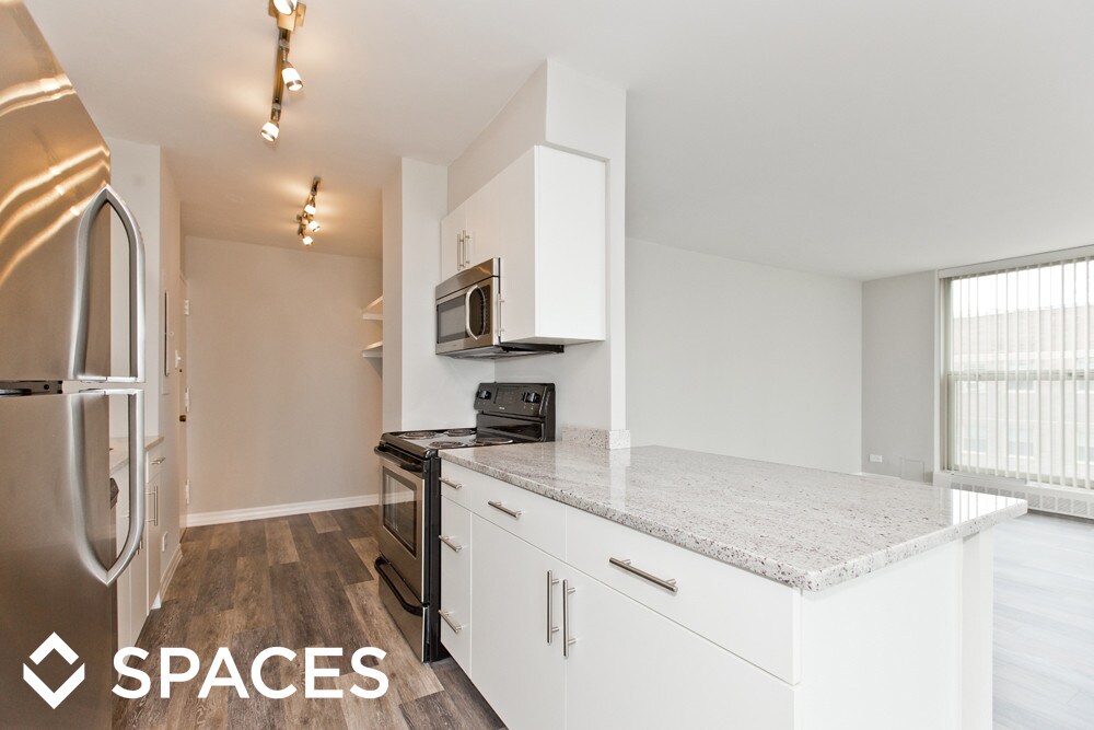 Foto principal - 5601 N Sheridan Rd