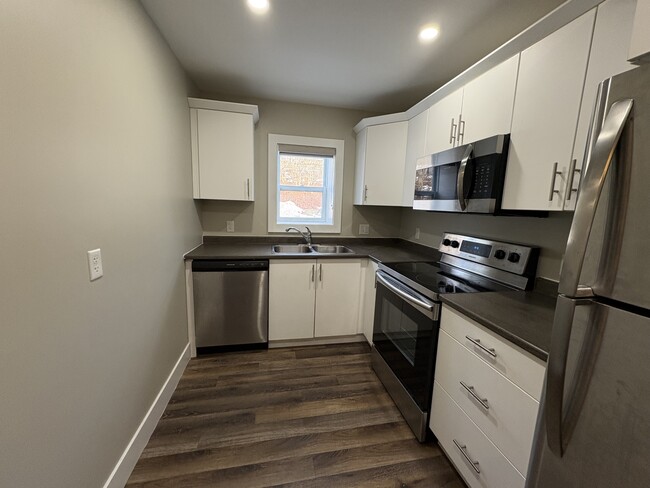 Building Photo - 8 Mitchell St