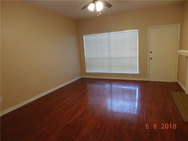 Foto del edificio - 12921 Abrams Rd