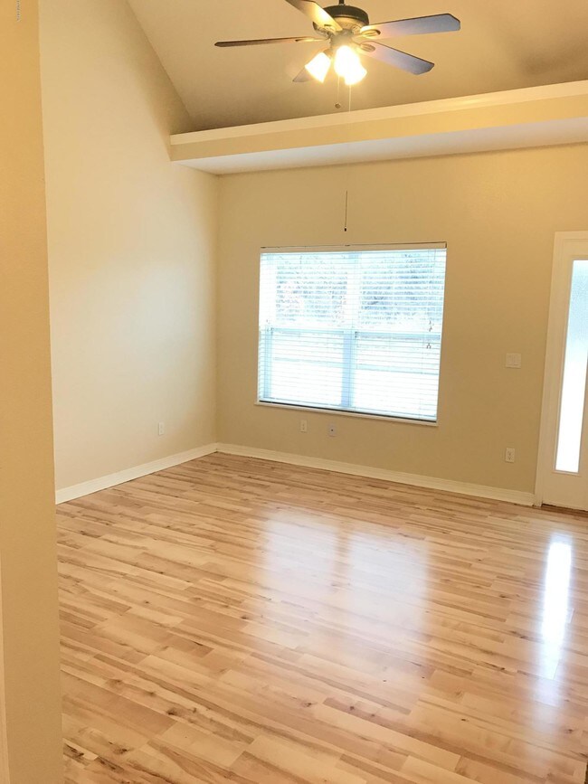 Foto del edificio - 842 S Ozark Ave