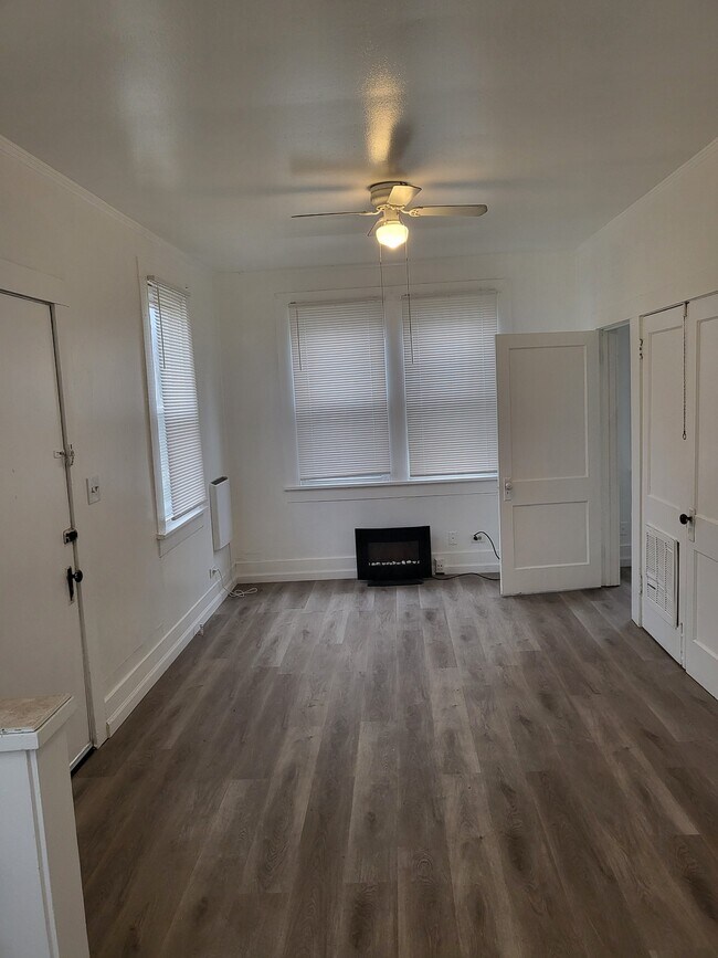 Foto del edificio - 2139 Cherry St