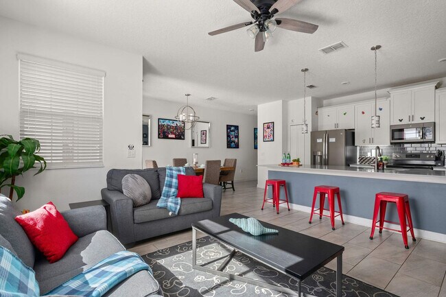 Building Photo - 8988 Stinger Dr