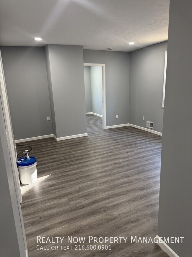 Foto del edificio - 2054 W 98th St