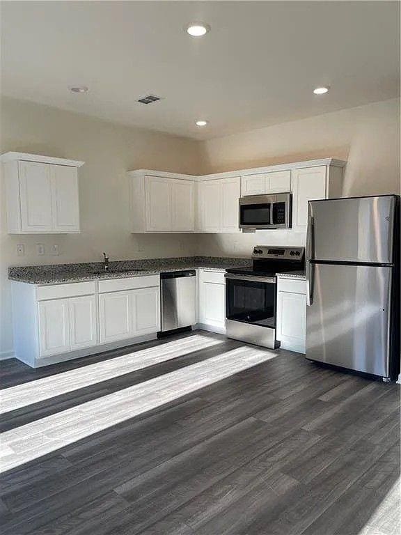 Building Photo - 23 Padley Dr