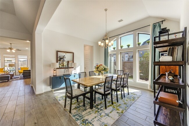 Foto del edificio - 6027 Painted Plains Ln