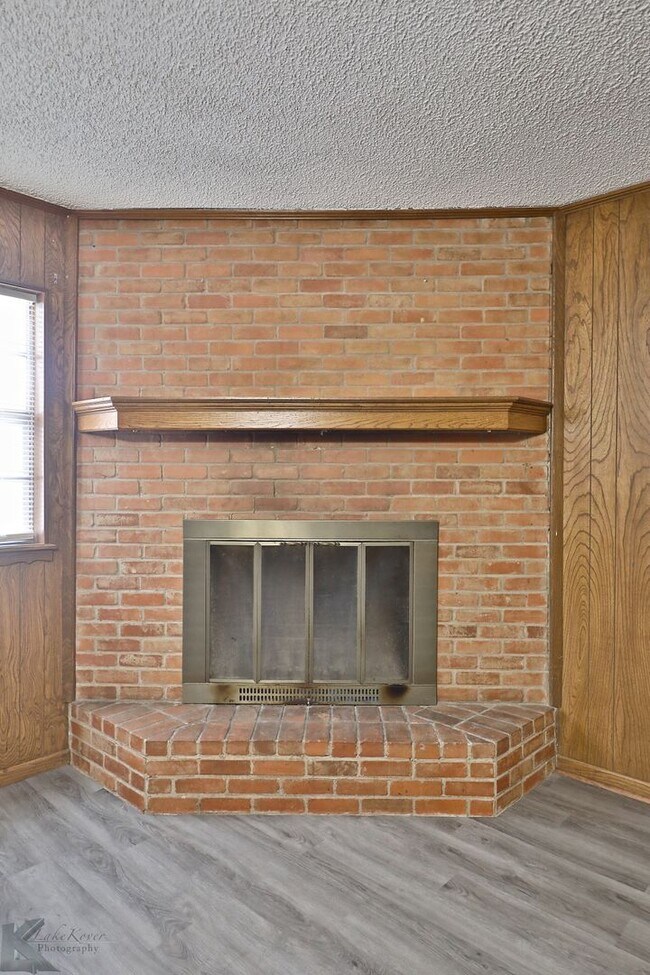 Building Photo - 3/2/2/2 AUSTIN ELEM!  Ready to rent!