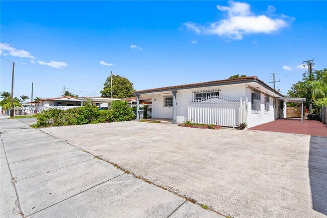 Building Photo - 361 E 39th St