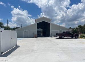 Building Photo - 621 Joel Blvd