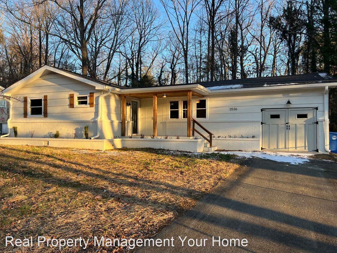 Primary Photo - 3 br, 2 bath House - 2536 Highpoint Dr