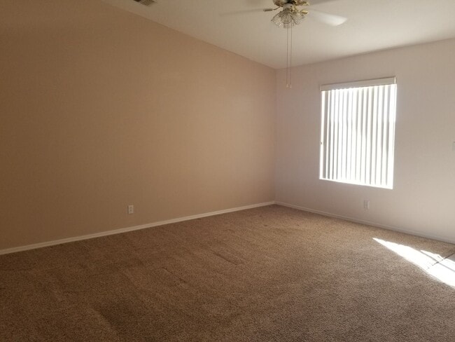 Building Photo - Unfurnished Long Term