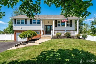 Building Photo - 25 Yorktowne Dr