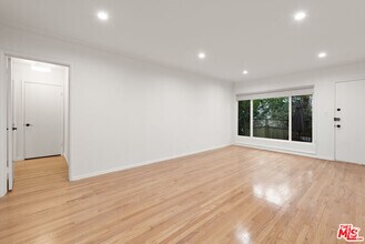 Building Photo - 1208 N Crescent Heights Blvd