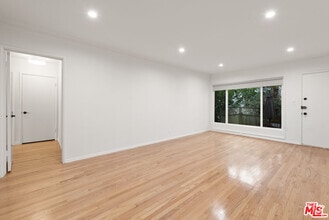 Building Photo - 1208 N Crescent Heights Blvd