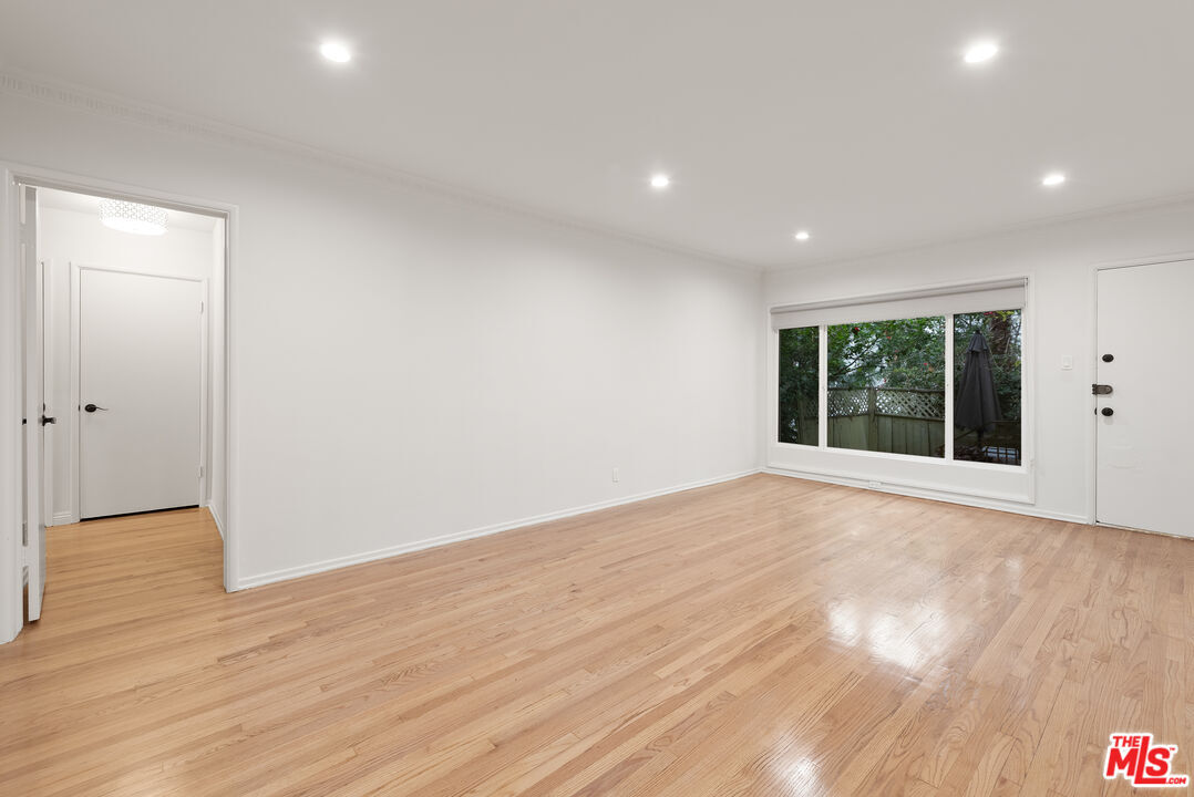 Foto principal - 1208 N Crescent Heights Blvd