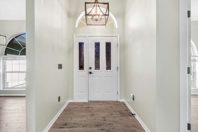 Building Photo - Beautiful 3-Bedroom Home with Private Setting & Open Floor Plan