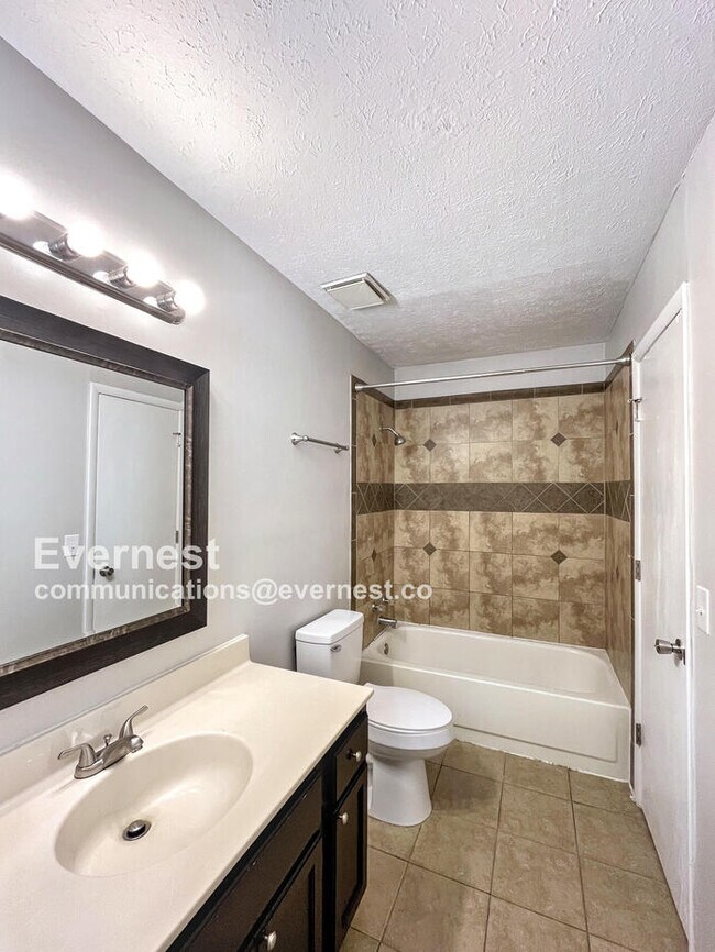 Foto del edificio - 4749 Colemont Pl