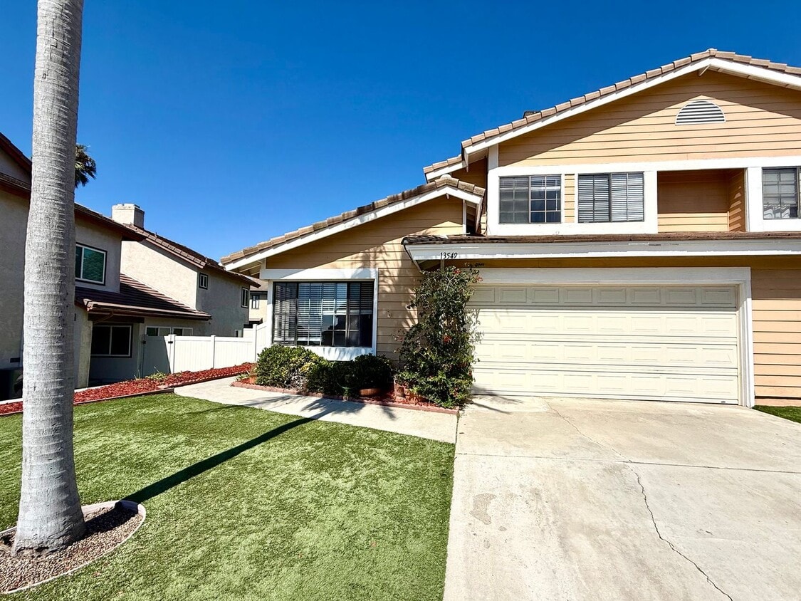 Primary Photo - Wonderful 4 Bedroom 2-story Townhome in "F...