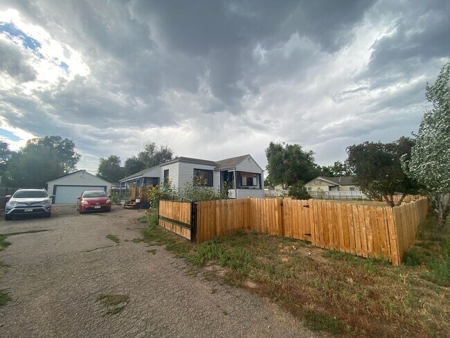 Building Photo - Charming & Spacious Boho Home for Rent in ...