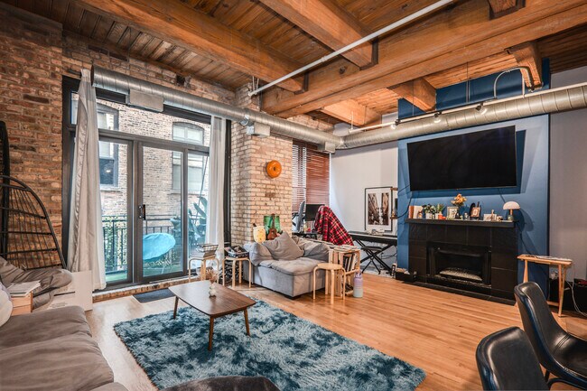 Foto del edificio - 375 W Erie St