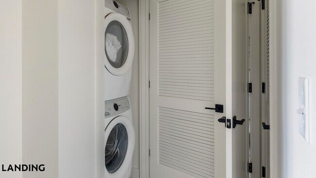 Building Photo - 1007 S Mint St