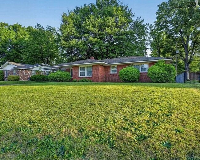 Building Photo - 1510 Bonnie Dr