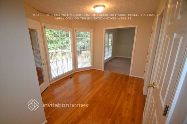 Building Photo - 3375 Dogwood Dr