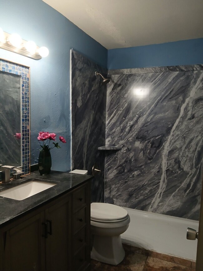 Foto del edificio - 630 E 6th St